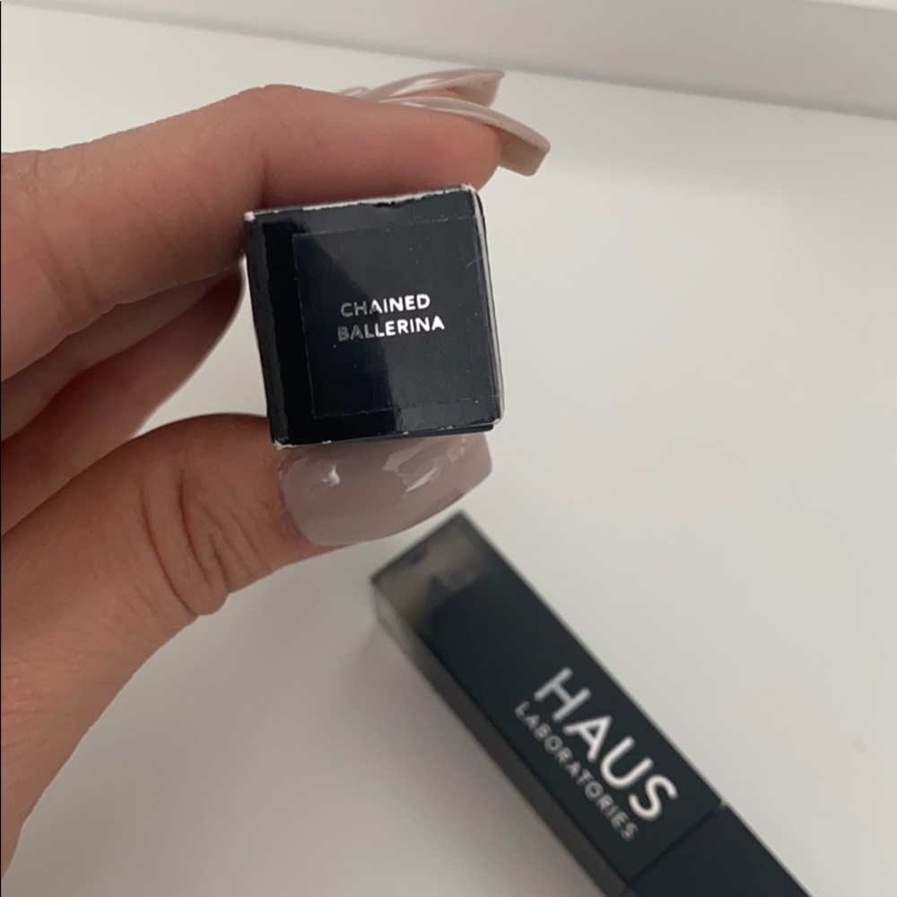 Liquid shimmer powder